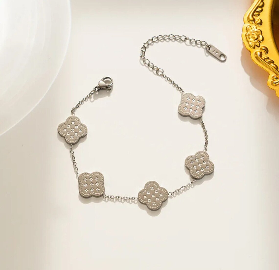 Four Leaf Printed Clover Bracelet| Delicate bracelet| Leaf Anti Tarnish Modern stainless steel Bracelet
