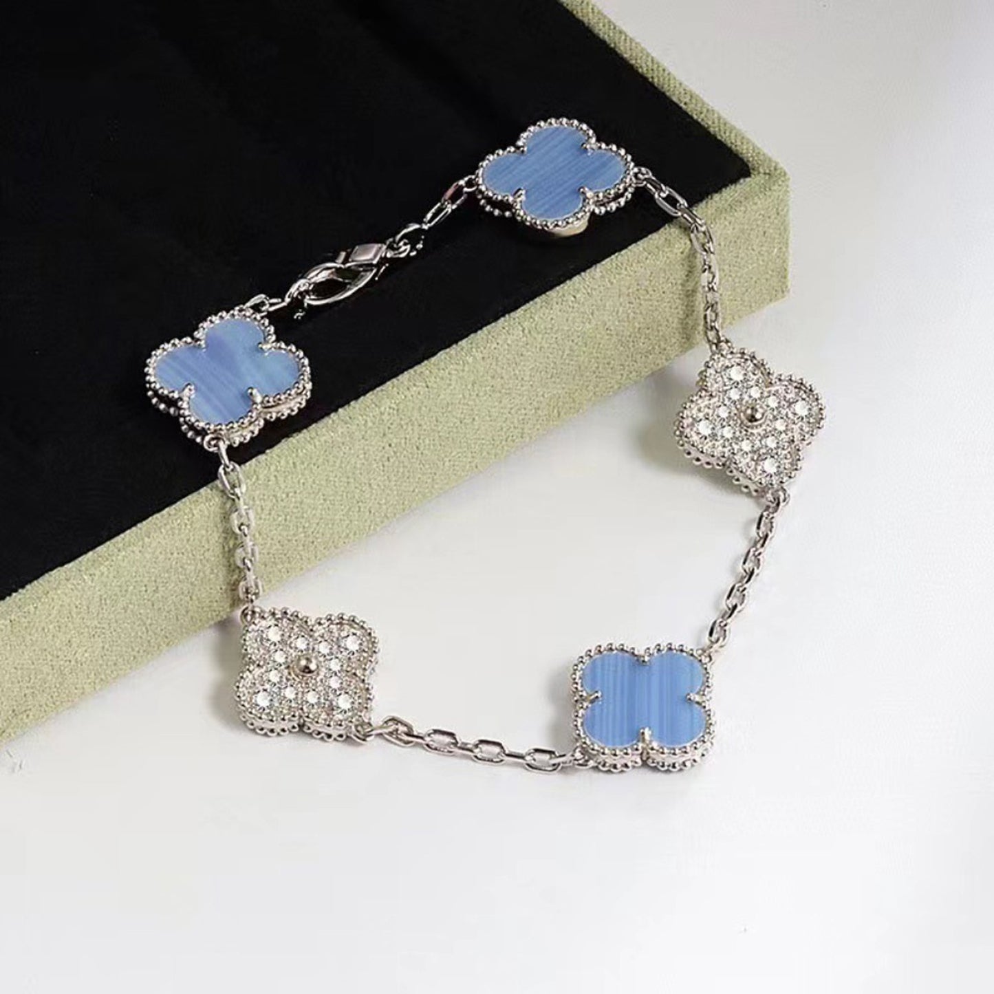 Vintage Clover Bracelet 5 Motifs for Woman