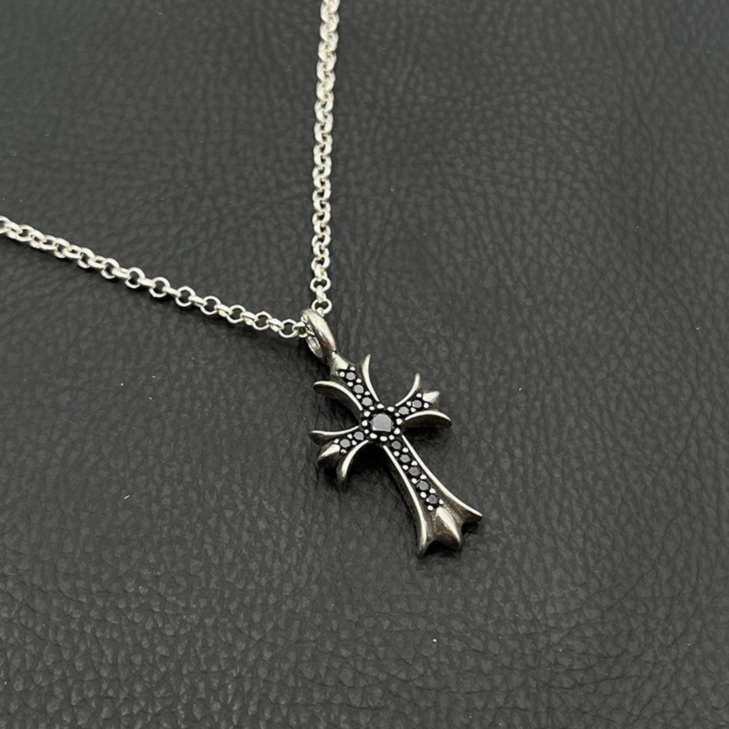 Cross Vintage White Gold Diamond Necklace for Men & Women Designer Eternal Hearts Goth Silver White Diamond Cross Necklace