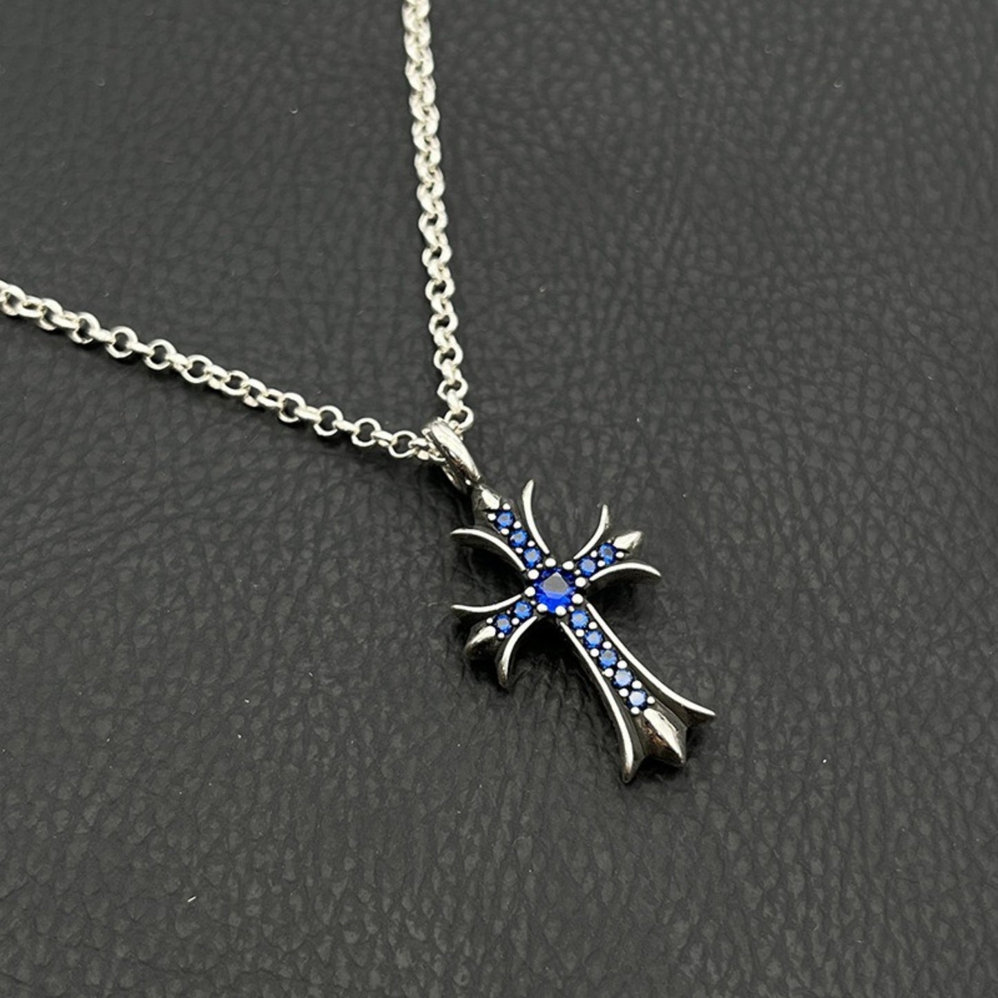 Cross Vintage White Gold Diamond Necklace for Men & Women Designer Eternal Hearts Goth Silver White Diamond Cross Necklace