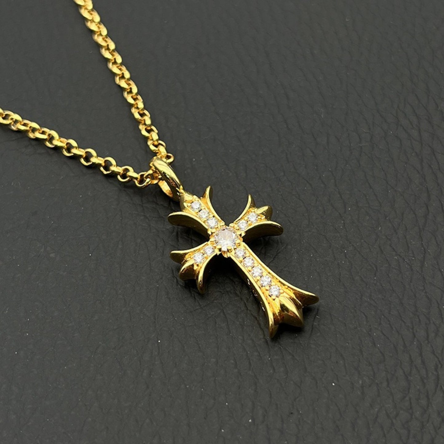 Cross Vintage White Gold Diamond Necklace for Men & Women Designer Eternal Hearts Goth Silver White Diamond Cross Necklace