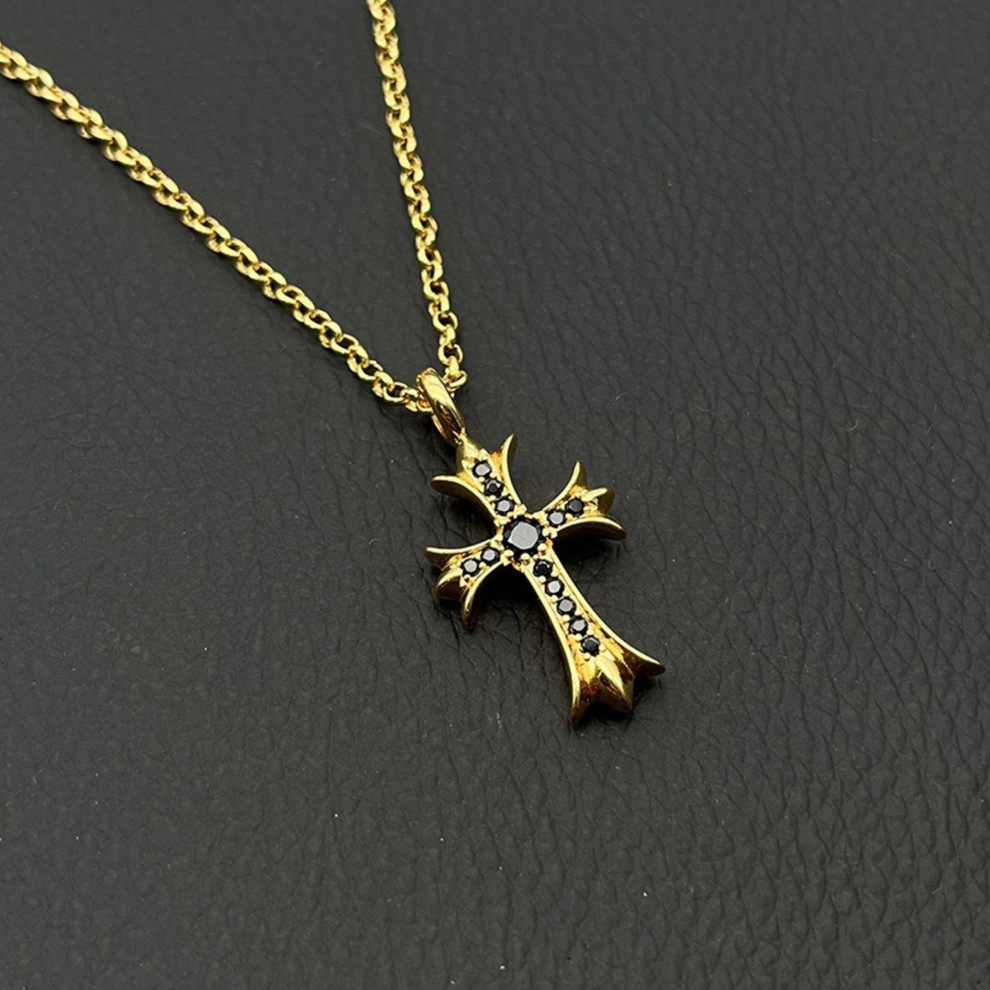 Cross Vintage White Gold Diamond Necklace for Men & Women Designer Eternal Hearts Goth Silver White Diamond Cross Necklace