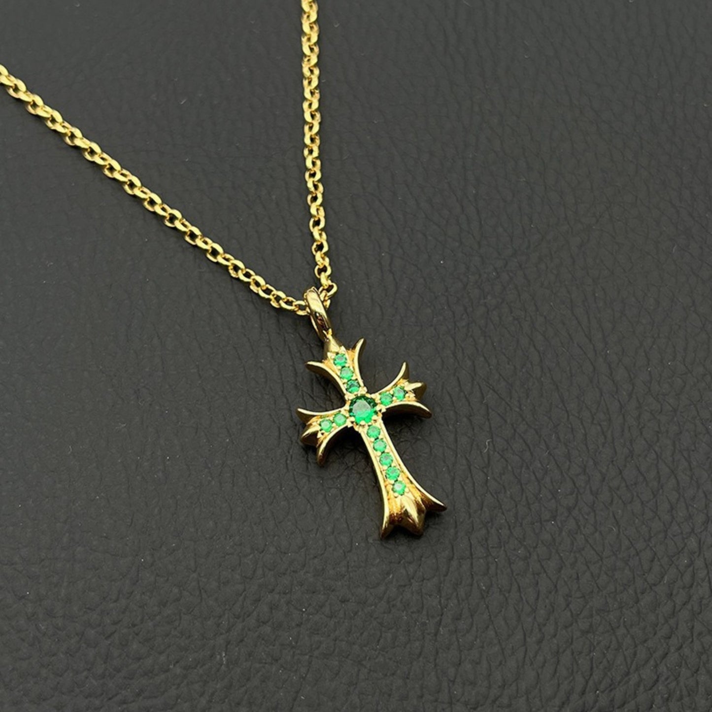 Cross Vintage White Gold Diamond Necklace for Men & Women Designer Eternal Hearts Goth Silver White Diamond Cross Necklace