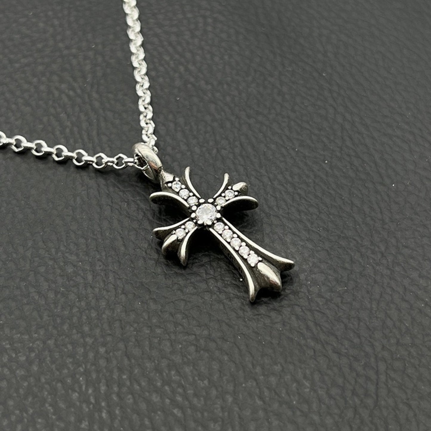 Cross Vintage White Gold Diamond Necklace for Men & Women Designer Eternal Hearts Goth Silver White Diamond Cross Necklace
