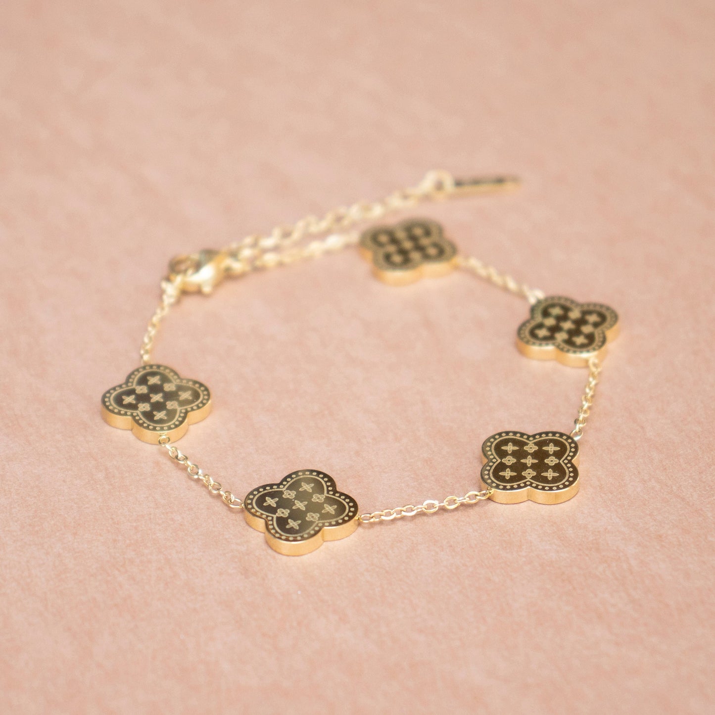 Four Leaf Printed Clover Bracelet| Delicate bracelet| Leaf Anti Tarnish Modern stainless steel Bracelet
