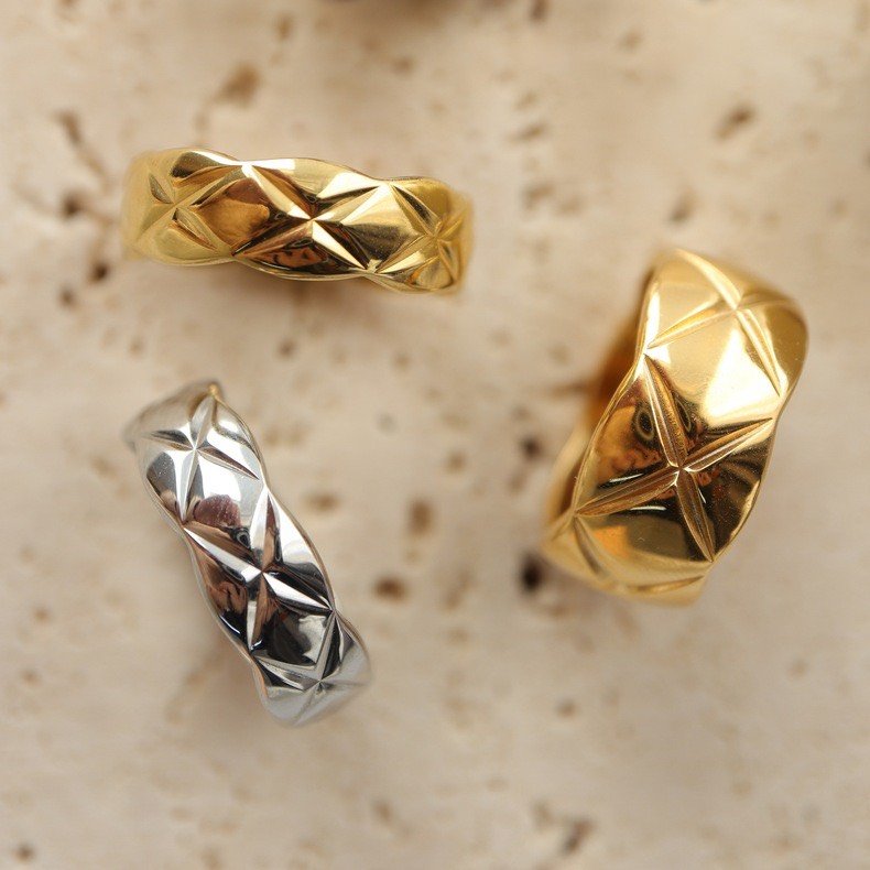 Coco Crush Ring in 18K Gold Metal Size One Size
