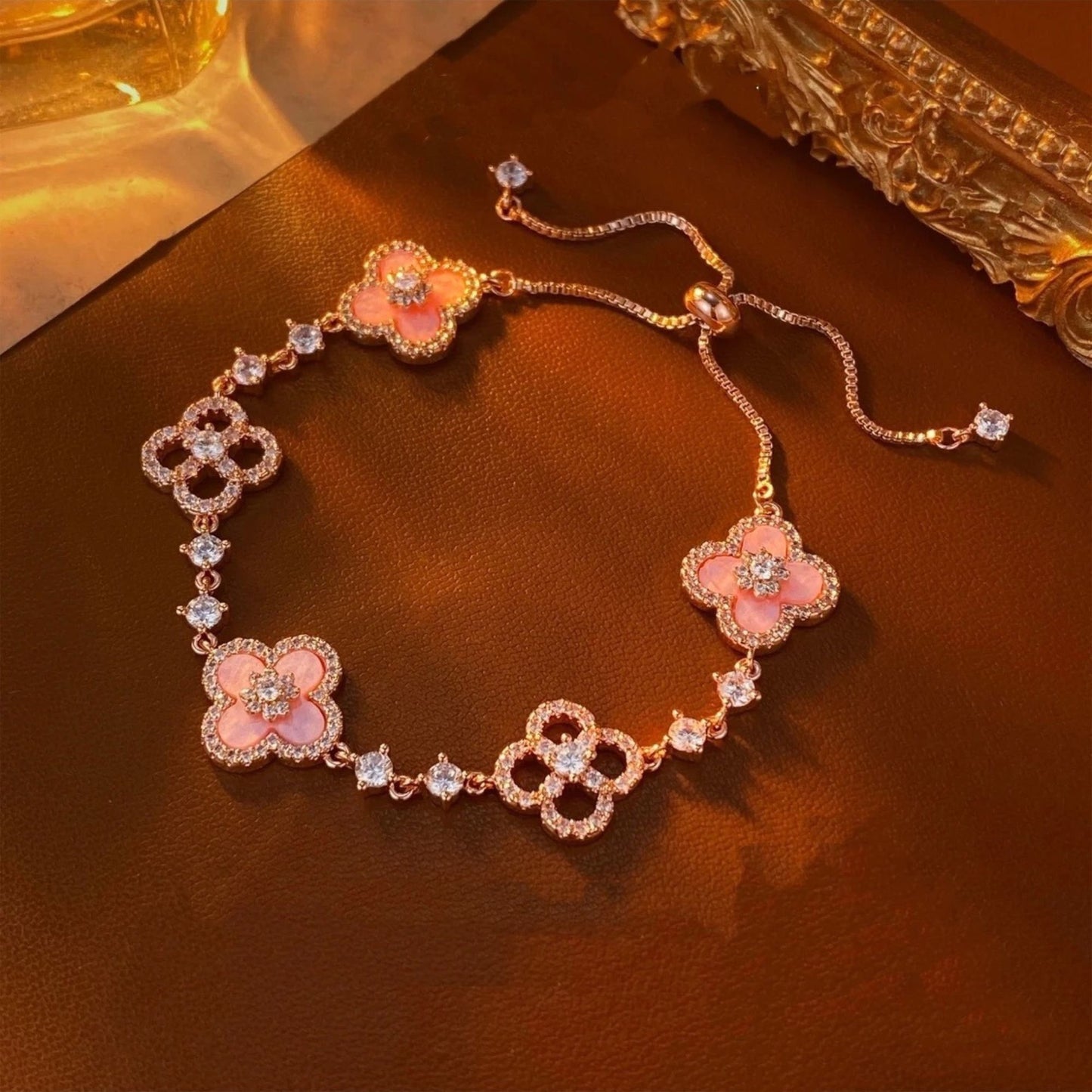 Vintage Clover Bracelet Pink Shell With Micro-Inlaid Zircon Hollow High-End Luxury Hand Jewelry For Women