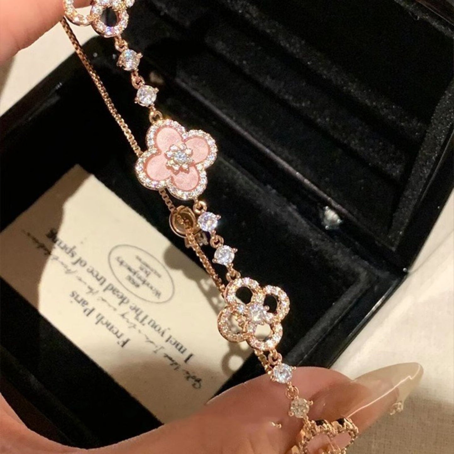 Vintage Clover Bracelet Pink Shell With Micro-Inlaid Zircon Hollow High-End Luxury Hand Jewelry For Women