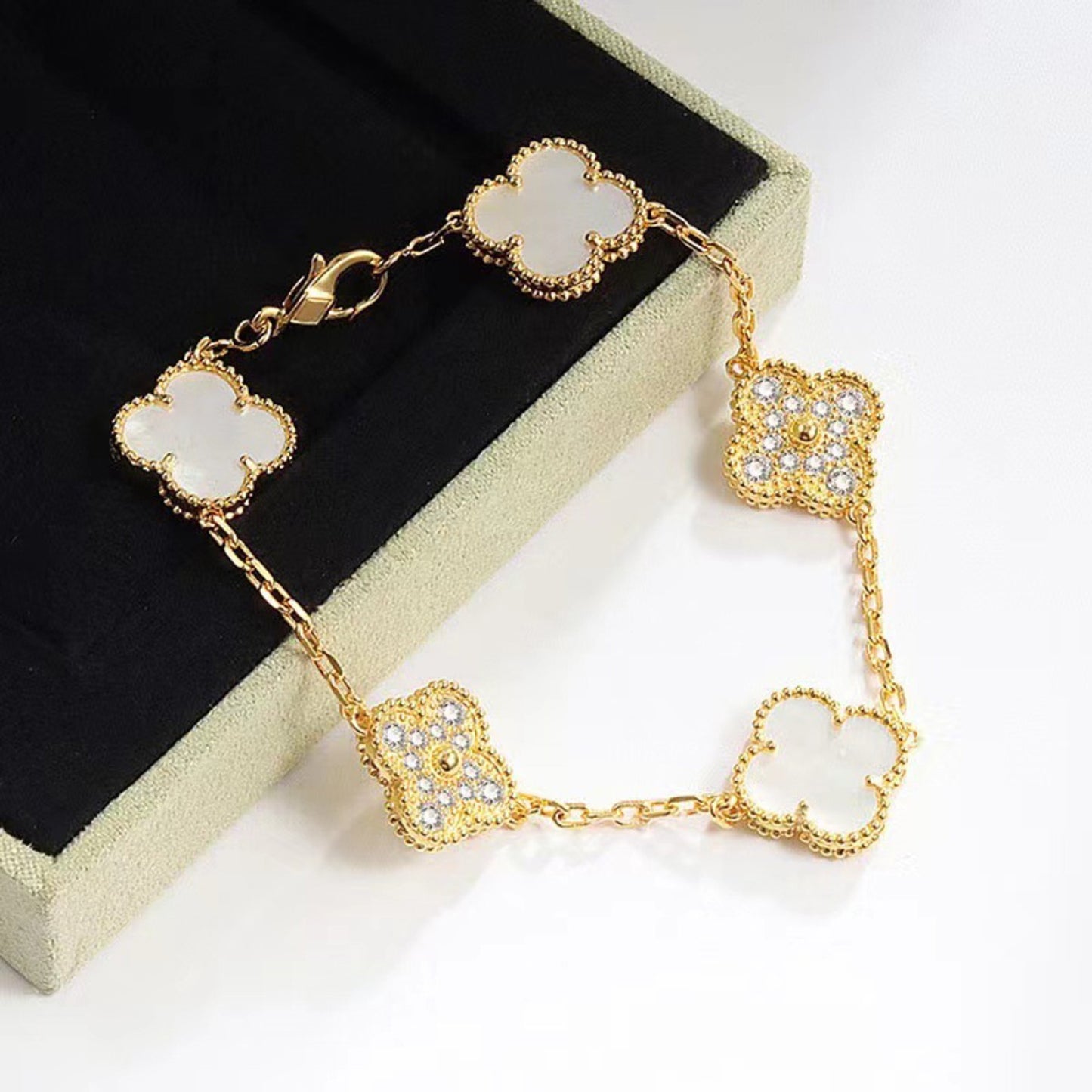 Vintage Clover Bracelet 5 Motifs for Woman