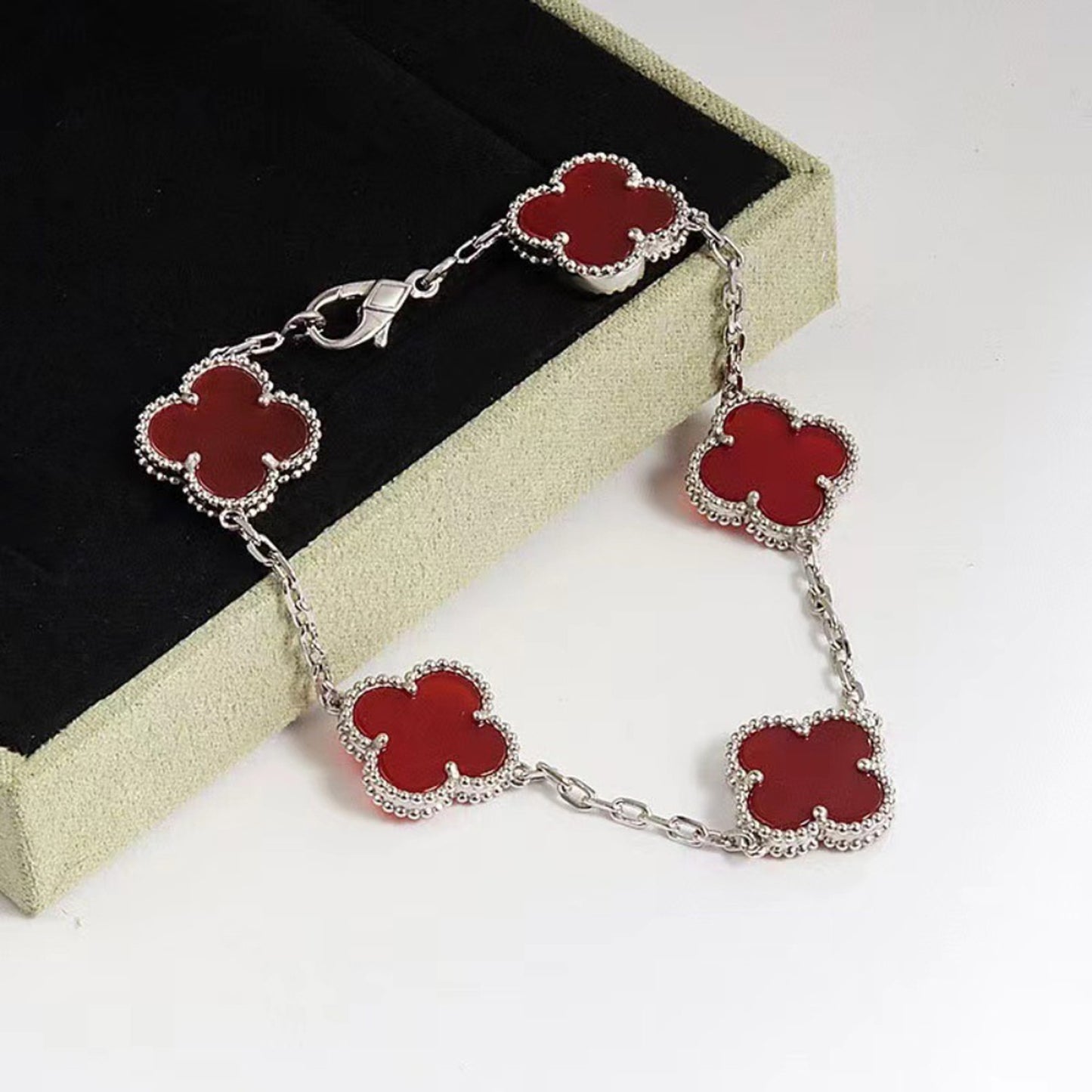 Vintage Clover Bracelet 5 Motifs for Woman