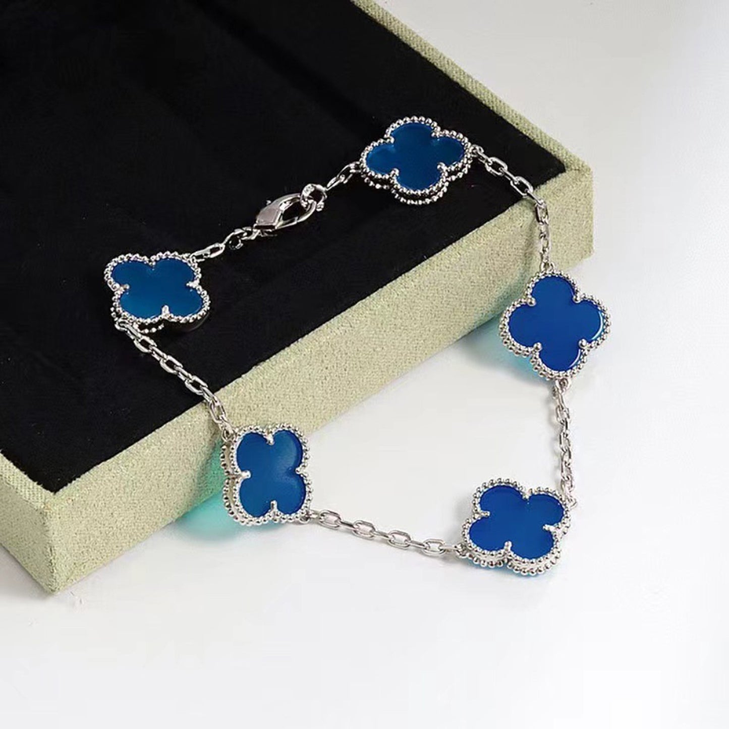 Vintage Clover Bracelet 5 Motifs for Woman